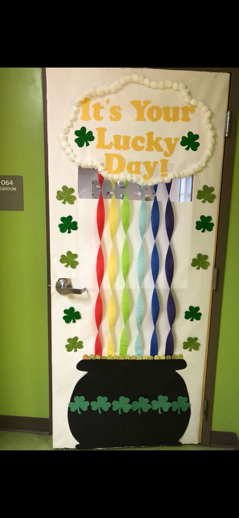 Classroom St Patricks Day Decorations, Irish Bulletin Board Ideas, March Decorations Classroom, St Patricks Classroom Ideas, St Patricks Day Door Decor Ideas, Saint Patricks Day Door Decoration, St Patrick’s Day Office Ideas, San Patrick Day Decoration For Classroom, March Door Decorations Classroom St Patricks Day