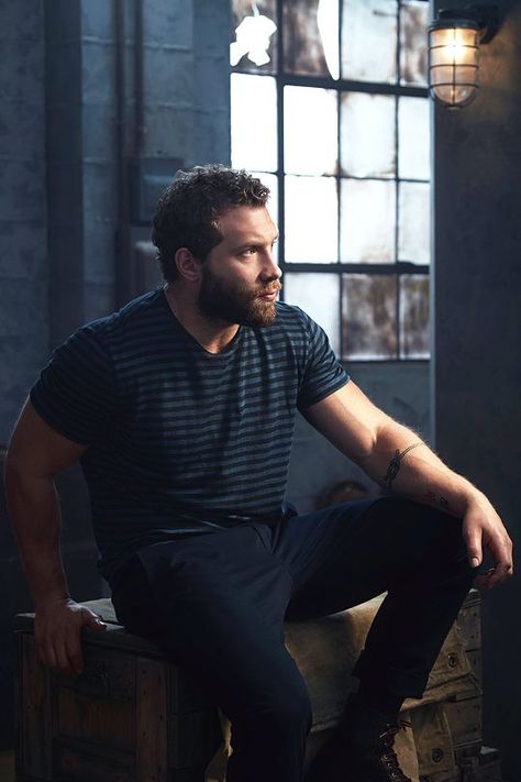 Jai Courtney by John Russo Actor Jai, Gq Australia, Jai Courtney, Geeky Girls, James Mcavoy, Cute Actors, Man Crush, Inspirational People, Good Looking Men