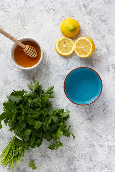 How To Make Parsley Tea And Its Benefits • Mocktails And More Parsley Tea Benefits, Parsley Benefits, Parsley Tea, Tea With Honey, Different Types Of Tea, Kidney Friendly, Water Benefits, Tea Benefits, Types Of Tea