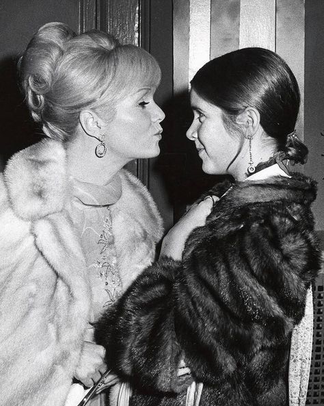 Photos from Debbie Reynolds & Carrie Fisher's Mother-Daughter Moments - E! Online Debbie Reynolds Carrie Fisher, Sean Lennon, Eddie Fisher, Debbie Reynolds, Complicated Relationship, Extraordinary Women, Celebrity Moms, Carrie Fisher, Historical Pictures