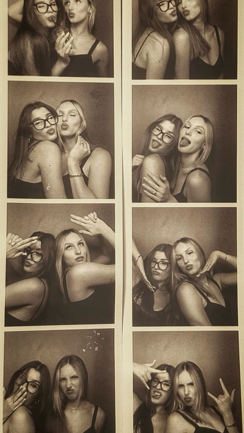 #photobooth #photoboothposeideas #vintage #vintagephotos Photo Ideas For Party, Yearbook Group Photos, Photo Booth Photo, Friends Photobooth Ideas, Photo Booth Ideas Friends, Photo To Do With Your Best Friend, Photo Collection, Photobooth Instagram Post, Friends Pictures Aesthetic