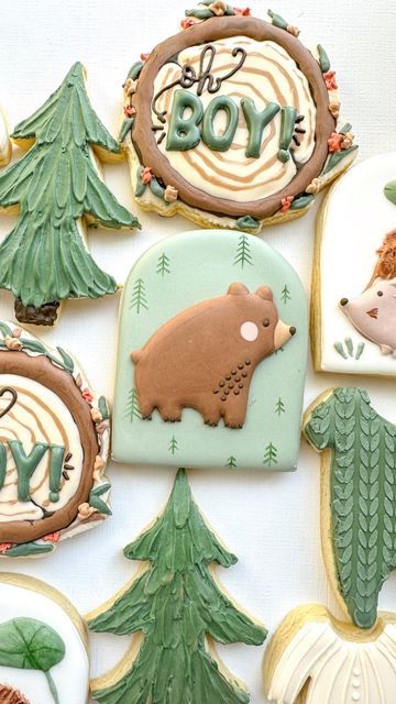 Victoria Jones | Decorated Sugar Cookies | Keller, TX on Instagram: "🐻 Cutest brown bear in the woods! Sometimes we forget that cookie designs don’t have to be complicated or intricate to pack a big punch! Here’s how I created an adorable woodland bear cookie for a woodland baby shower celebration using a single stencil from a multi-piece stencil set and a homemade royal icing transfer to create this unbearably cute cookie! If you loved this cookie video, please give me a follow ❤️ Stencil @killerzebras - use code LPC to save! #babyshowercookies #woodlandanimals #royalicingcookies #cookiedecorating #cookievideo #decoratedsugarcookies #easycookies #airbrushedcookies #dfwcookies #partyfavors #babyshowerideas #woodlandbabyshower" Homemade Royal Icing, Bear In The Woods, Character Cupcakes, Wood Cookies, Cookies Theme, Royal Icing Transfers, Woodland Bear, Cookie Videos, Baby Shower Woodland Theme