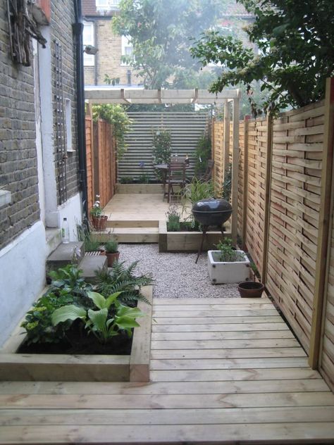 Deck Ideas - Backyard Designs | Apartment Therapy Narrow Garden, Small Yard Landscaping, Small Courtyard Gardens, Small Front Yard Landscaping, Small Backyard Gardens, Small Garden Ideas, Flower Garden Design, Side Garden, Have Inspiration