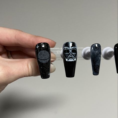 Darth Vader Nail Art, Darth Vader Nails Star Wars, Darth Vader Nails, Star Wars Nails, Star Wars Design, Galaxy Nails, Disney Nails, Star Nails, Press On Nails