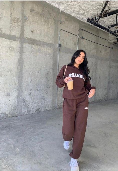 Track Suits Women Style, Track Suit Outfit, Sweat Suits Outfits, 750 Shein Gift Card, Track Suits Women, Shein Gift Card, Cute Sweatpants Outfit, Cute Sweatpants, Casual Chic Outfits