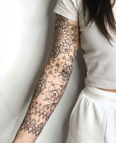 Tattoos Classy, Lace Sleeve Tattoos, Small Feminine Tattoos, Tattoo Sleeve Filler, Mandala Tattoo Sleeve, Feminine Tattoo Sleeves, Tattoo Filler, Black Girls With Tattoos, Forearm Tattoo Women