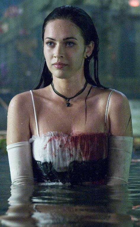 Classic Scary Movies, Megan Fox Jennifer's Body, Horror Movie Costumes, Scary Movie Night, Spirit Fanfic, Horror Halloween Costumes, Horror Costume, Jennifer's Body, Best Horror Movies