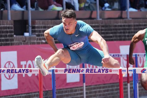 Penn Relays Men — Allen The Eagle Right At Home - Track & Field News Penn Relays, Devon Allen, Track Runners, Athletics Track, Life Is Amazing, Triple Jump, Vs The World, Basque Country, Philadelphia Pennsylvania