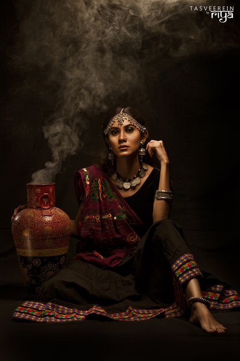 Banjaran - Tribal on Behance Garba Photo Shoot, Banjaran Fashion Dress, Garba Shoot Ideas, Garba Photography Poses Women, Garba Photoshoot Poses, Banjaran Fashion Photography, Navratri Look Photoshoot, Saree Concept Shoot, Heeramandi Poses