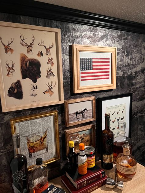 Whiskey Display Ideas, Home Whiskey Bar, Bar Gallery Wall, Masculine Wall Decor, Pantry Bar, Vintage Beer Signs, Whiskey Lounge, Whiskey Room, Lobby Decor