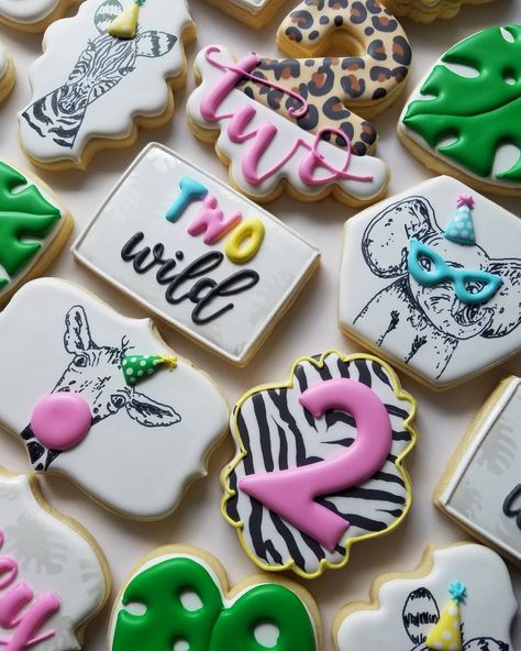 Two Wild Animal Birthday Party, Party Animals Cookies, Two Wild Cookies Decorated, Two Wild Cookies Girl, Party Animal Cupcakes, Party Animal Cookies Decorated, Two Wild Birthday Cookies, Animal Birthday Cookies, Party Animal Cookies