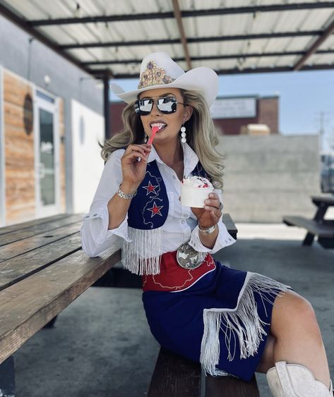 Rodeo Queen Outfits, Rodeo Queen Clothes, Miss Rodeo America, Pageant Outfits, Queen Outfits, Rodeo Party, Cowgirl Style Outfits, Queen Outfit, Cowgirl Aesthetic