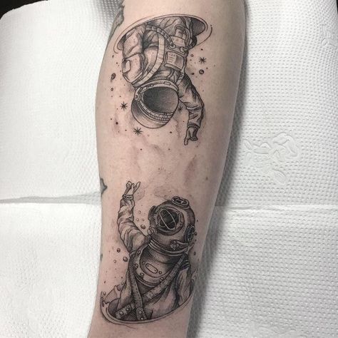 Astronaut Diver Tattoo, Space Man Tattoo, Moody Tattoo, Astronaut And Diver, Spaceman Tattoo, Diver Tattoo, Astronomy Tattoo, Tiger Tattoo Sleeve, Astronaut Tattoo