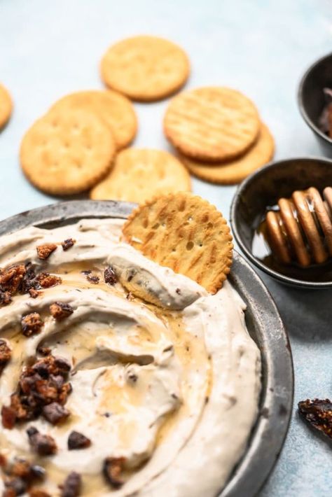 Gorgonzola Fig Dip Recipe | Gorgonzola Cheese Crumbles Gorgonzola Cheese Dip, Gorgonzola Appetizers, Fig Dip, Gorgonzola Dip, Bread Bowl Recipe, Fig Spread, Make Ahead Appetizers, Gorgonzola Cheese, Kabob Recipes