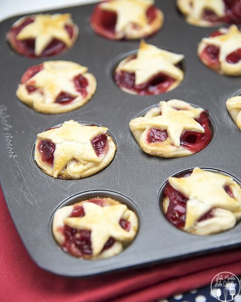 What a delicious and easy recipe! A great Fourth of July dessert ideas, love this cherry pies recipe, the perfect treat to bring to a summer bbq! Fourth Of July Dessert, Classroom Cooking, Fourth Of July Recipes, Mini Cherry Pies, Cherry Pies, Cherry Pie Recipe, Like Mother Like Daughter, 4th Of July Desserts, Fourth Of July Food