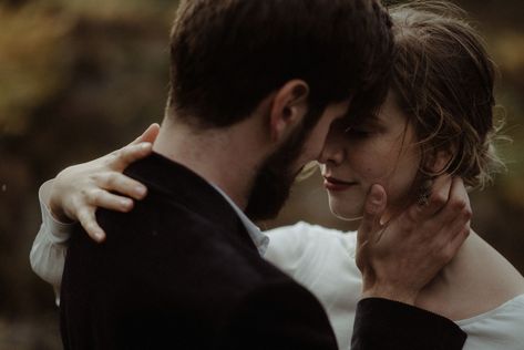 loch an eilein elopement photography 0263 Wedding Photo Checklist, Forest Engagement Photos, Scotland Elopement, Romantic Engagement Photos, Scotland Wedding, Scottish Wedding, Engagement Poses, Couple Photoshoot Poses, Wedding Engagement Photos