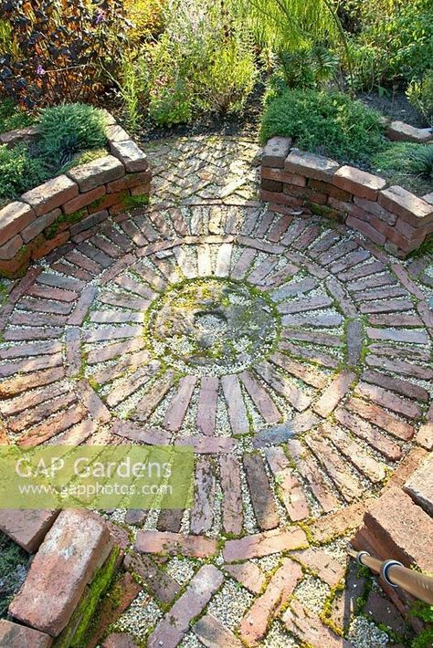 Brick pattern Brick Patio, Brick Garden, Herb Garden Design, Walled Garden, Have Inspiration, Brick Patios, Pergola Patio, Garden Pathway, Shade Garden