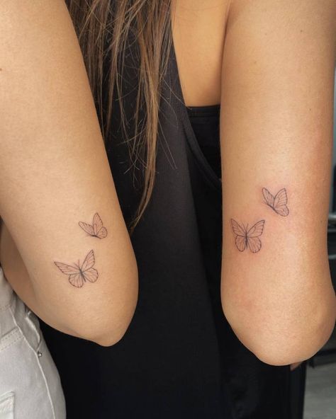 Butterfly Couple Tattoo, Pair Tattoos, Henna Tattoo Design, Lady Bug Tattoo, Henna Hand, Cool Wrist Tattoos, Tattoo Henna, Design Henna, Hip Tattoos Women