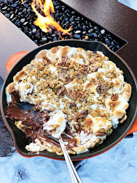 Root Beer Cake, Atlanta Christmas, Cast Iron Skillet Cooking, Campfire Desserts, Day Camping, Smore Recipes, Summer Cake, Fabulous Cakes, Beer Cake