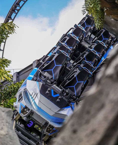 Universal Orlando News™ on Instagram: “Jurassic World VelociCoaster ⁣⁣⁣⁣ ➡️ Créditos: @nite_coaster ⁣⁣⁣ ➡️ Siga @universalorlandonews⁣⁣⁣⁣⁣⁣ ⁣⁣⁣⁣⁣⁣ ⁣⁣⁣⁣⁣⁣ ⁣⁣⁣⁣⁣⁣ ⁣⁣⁣⁣⁣⁣ ⁣⁣⁣⁣⁣⁣…” Park Design, Roller Coasters, Islands Of Adventure, Parking Design, Universal Orlando, Disney Dream, Theme Parks, Jurassic World, Jurassic Park