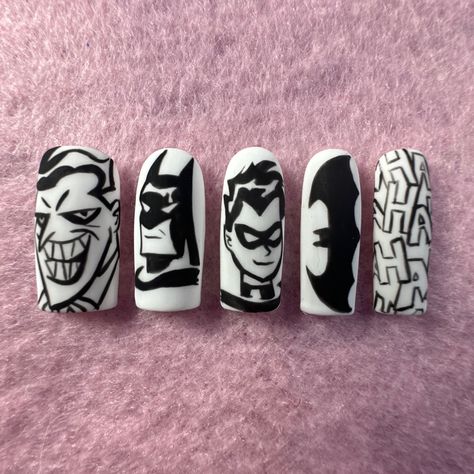 Dc Inspired Nails, Dc Nail Art, Nightwing Nails, Batman Acrylic Nails, Batman Nails Design, Batman Nails Acrylic, Dc Nails, Superman Nails, Batman Nail Art