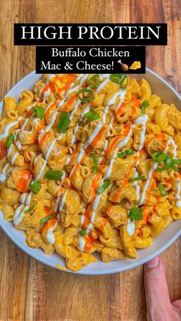 AUSSIE FITNESS 🇦🇺💪🏼 | Dez on Instagram: "BUFFALO CHICKEN MAC & CHEESE🍗🧀 High Protein Meal Prep💪🏼 (Per Serving - 4 Servings Total) 519 Calories 56gC | 9gF | 49gP Ingredients 👇🏼 - 400g Diced Chicken Breast (360g cooked) - 2 Tbsp Buffalo Sauce (Brand: Franks Redhot Wings Buffalo Sauce - add to chicken) - Garlic Powder, Onion Powder, Smoked Paprika, Salt & Pepper - 300g Low Fat Cottage Cheese - 5 Servings Light Laughing Cow Cheese (substitute: light cream cheese) - 10g Ground Mustard/Musta Cottage Cheese Buffalo Sauce, Laughing Cow Cheese Sauce, High Protein Buffalo Chicken Mac And Cheese, Low Calorie Pasta Meals, High Protein Buffalo Mac And Cheese, Laughing Cow Cheese Recipes Healthy, Laughing Cow Recipes, Cottage Cheese Buffalo Chicken, Laughing Cow Cheese Recipes