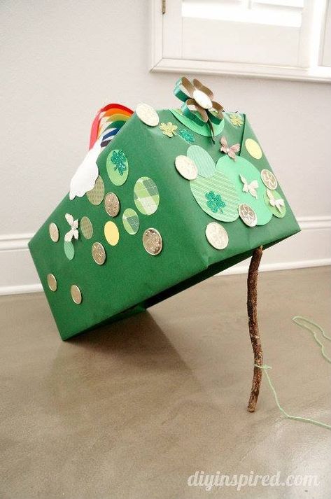 A Traditional Trap Leprechaun Trap Ideas, Diy Leprechaun, Leprechaun Trap Project, Leprechaun Tricks, Sant Patrick, St Patricks Day Crafts For Kids, Leprechaun Trap, St Patrick's Day Crafts, Saint Patties