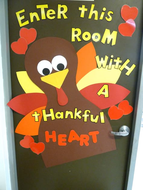 show on your door how thankful you are to God!!! Infant Door Decorations, Thanksgiving Elementary Art, Thanksgiving Classroom Ideas, Thanksgiving Elementary, Classroom Window Decorations, November Bulletin Boards, Bad Case Of Stripes, Fun At School, Thanksgiving Board