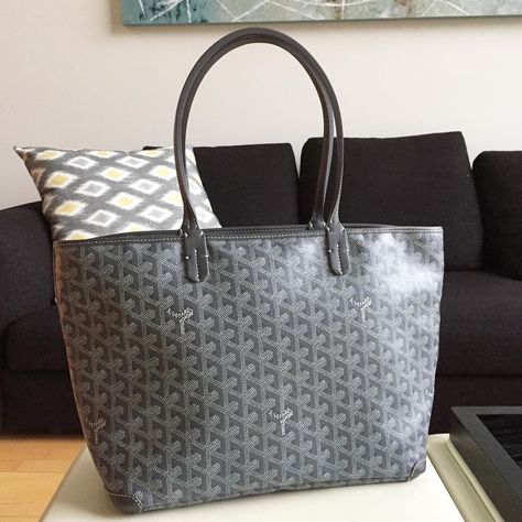 Goyard Artois MM gray Goyard Tote Grey, Goyard Bag Price, Goyard Tote Outfit, Goyard Purse, Goyard Artois, Purse Closet, Goyard Tote Bag, Goyard Handbags, Goyard Tote