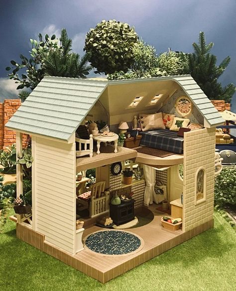 Repainted Sylvanian Families house Sylvanian Families Bluebell Cottage, Sylvanian Families House Ideas, Sylvanian Families House, Genius Hour, Sylvanian Family, Mini Stuff, House Restoration, Mini Doll House, Calico Critters