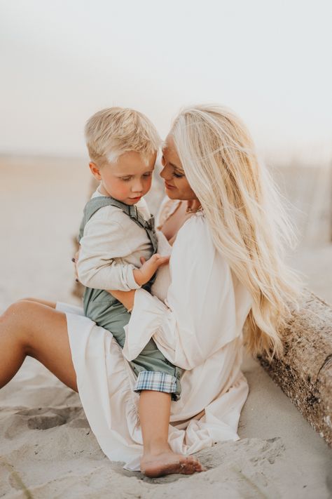 Toddler Beach Photos, Mother Son Poses, Mother Son Photos, Beach Pictures Kids, Family Beach Session, Mini Photo Sessions, Toddler Beach, Beach Session, Mom Pictures