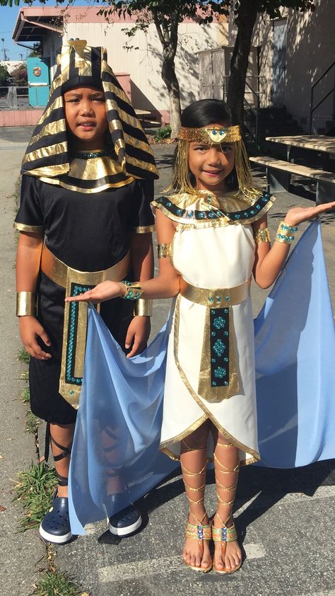 DIY King Tut Costume and Cleopatra Egyptian Diy Costume, Egyptian Halloween Costume, Egyptian Fancy Dress, Egyptian Outfit, Egypt Dress, Egypt Costume, Egyptian Party, Egyptian Dress, Egyptian Princess