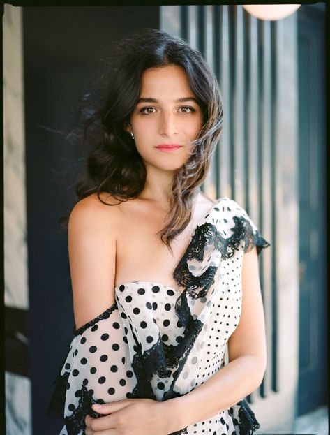 Jenny Slate Is Trying Not to Overshare Marcel The Shell, Jenny Slate, Net Worth, Nice Tops, Celebrities Female, Beautiful People, Actresses, Celebrities, Women's Top