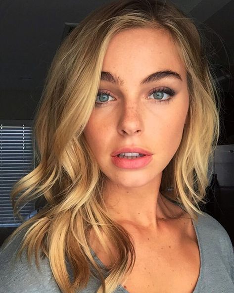 “hair & makeup especially #onfleek today with my @guess family by… Guess Models, Form Fitting Clothes, Elizabeth Turner, Types Of Girls, Swimsuit Models, Teen Vogue, Cultura Pop, Model Hair, Beauty Women