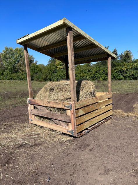 Round bale feeder diy Hay Bale Feeder Horses, Diy Round Bale Hay Feeder For Horses, Pallet Round Bale Feeder, Diy Hay Hut For Horses, Hay Hut For Horses, Outdoor Hay Feeder, Covered Hay Feeder For Horses, Diy Round Bale Feeder, Horse Round Bale Feeder