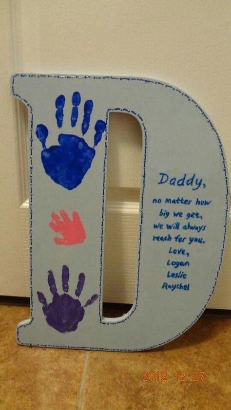 Cute father's day project for the girls! Papa Tag, Homemade Birthday Gifts, Diy Father's Day Crafts, Kids Homemade, Cadeau Parents, Homemade Birthday, Diy Father's Day Gifts, Wooden Letter, Father's Day Diy