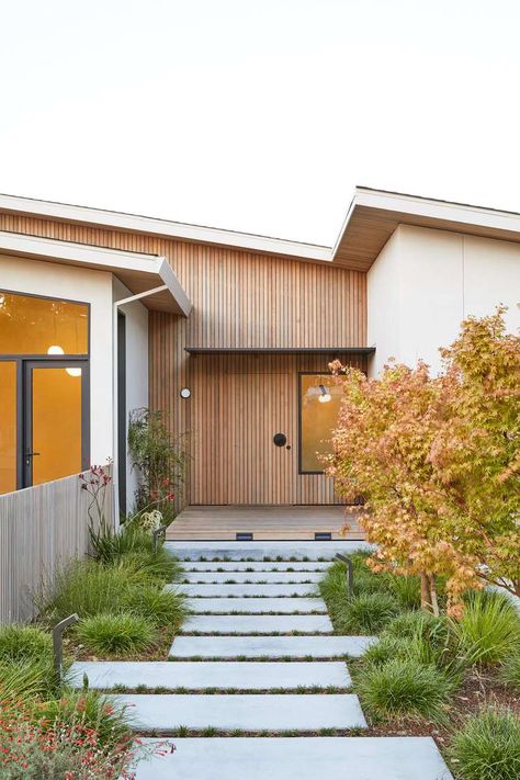 Cobblestone Patio, Wood Walkway, California Architecture, Gravel Patio, Paver Walkway, Fountains Backyard, Front Walkway, Modern Entry, Surf House