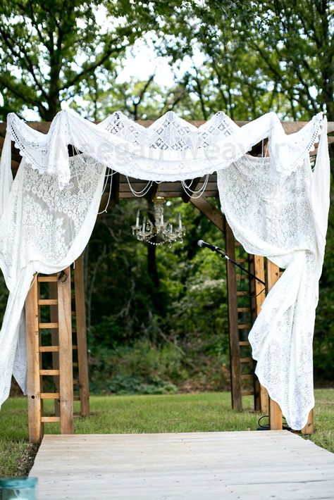 Sweet Woodruffs: Vintage Thrift Store Wedding Arbor Thrift Store Wedding, Budget Wedding Flowers, Thrift Store Upcycle, Sweet Woodruff, Vintage Thrift Stores, Wedding Arbor, Cabin Wedding, Wedding Arbour, Wedding Arch Flowers