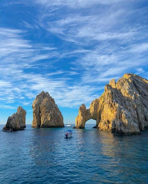 Mexico For All on Instagram: “📍Arco de Cabo San Lucas, Cabo San Lucas. Siendo escenario de gran cantidad de fotos año tras año, es sin duda uno de las cosas más…” Los Cabos San Lucas, Couple Lifestyle, Mexico Trip, Poster Project, America Latina, San Lucas, Lifestyle Travel, Cabo San Lucas, Mexico Travel