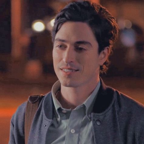 Jonah Simms Icons, Superstore Jonah, Superstore Aesthetic, Jonah Superstore, Jonah Simms, Superstore Tv Show, Superstore Tv, Profile Reference, Ben Feldman