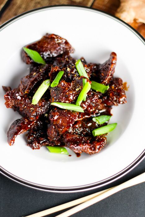 This recipe for foolproof Mongolian Beef makes it easy to recreate your favorite take out dish at home - It's a recipe that tastes just like PF Chang's! Magnolian Beef Recipes, Mongolian Sauce Recipe, Mongolian Sauce, Masakan Melayu, Chinese Meals, Easy Mongolian Beef, Meaty Meals, Amy Taylor, Beef Entrees