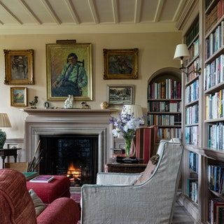 Oval Room Blue, Wooden Wall Panels, Single Bedroom, English Country House, Stylish Living Room, House Built, House Garden, Main Bedroom, Drawing Room