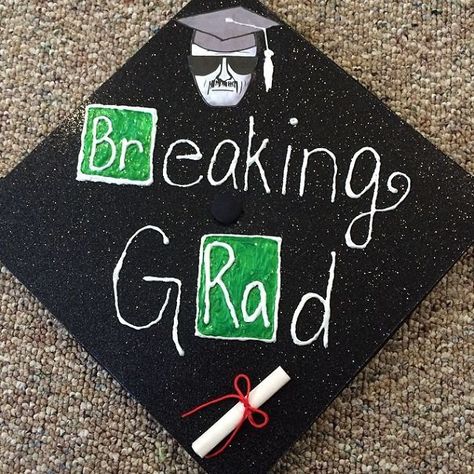 Easy Graduation Cap Ideas, Funny Graduation Cap Decoration, Funny Grad Cap Ideas, Graduation Cap Design Ideas, Senior Caps, Cap Design Ideas, High School Graduation Cap Designs, Graduation Hat Designs, Grad Hats