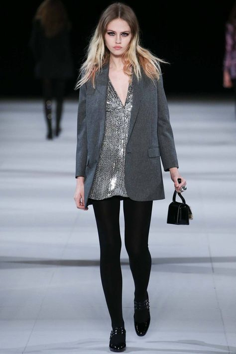 Saint Laurent Fall 2014 Ready-to-Wear collection, runway looks, beauty, models, and reviews. Saint Laurent 2014, Urban Wear Women, Urban Fashion Women, Hedi Slimane, Saint Laurent Paris, Urban Wear, Fall 2014, Black Tights, Urban Fashion