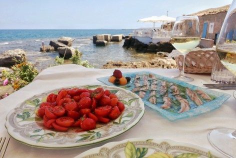 Sicily Italy Restaurants, Taormina Sicily Restaurant, Best Restaurants In Sicily, Sicily Restaurant, Smoked Mozzarella Recipe, Sicilian Summer, Sicily Food, Italy Restaurant, Italy 2023