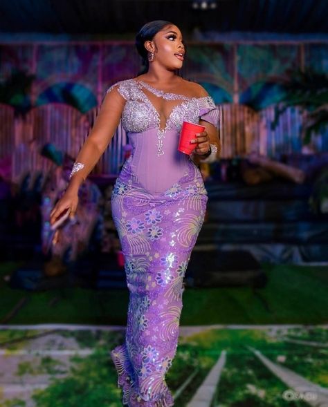 Lilac Asoebi Lace Styles, Lilac Lace Asoebi Styles, Asoebi Corset Styles, Asoebi Styles Lace, Nigerian Wedding Attire, Asoebi Lace Styles, Lace Asoebi Styles, Aso Ebi Lace Styles, Beautiful Lace Dresses