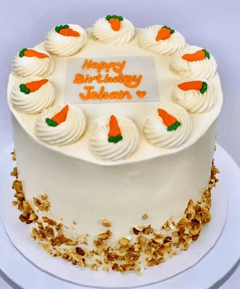 Carrot Design Cake, Carrot Cake Designs, Decorated Carrot Cake, Carrot Cake Design, Carrot Birthday Cake, Batman Cake Topper, Carrot Design, Carrot Cakes, Batman Cake