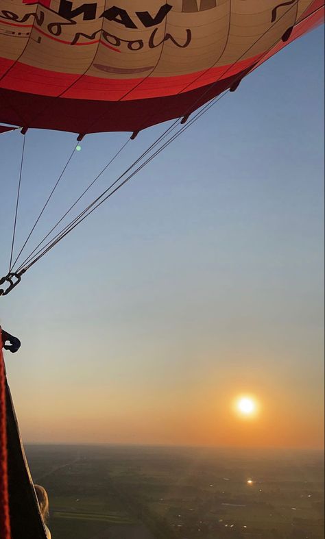 Hot Air Balloon Aesthetic, Hot Air Balloon Sunset, Bucketlist Aesthetic, Air Balloon Rides, Sunset Aesthetic, Vision Boards, Summer 24, Hot Air Balloon, Fashion Summer