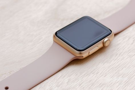 Apple Watch Sport Gold Case with Walnut Sport Band. Apple Rose Gold, Apple Watch Bands Rose Gold, Unicorn Fashion, Rose Gold Apple Watch, Apple Watch Bands Sports, Apple Watch Sport, Gold Apple, Rose Gold Case, Rose Gold Band