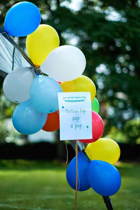 The Wren's Nest: Summer Fair - School fete balloon pop stall Summer Fair Stall Ideas, Game Stall Decoration Ideas Fair, Fair Stall Ideas, Summer Fair Ideas, Summer Fete Stall Ideas, Summer Fair Stalls, County Fair Animal Stall Decorations, Games For Funfair Stall, Christmas Fayre Ideas